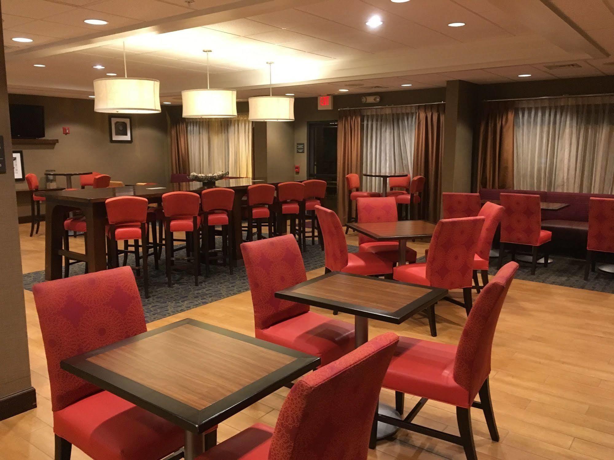Hampton Inn Bedford Extérieur photo